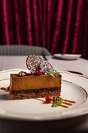 Grand Poet Hotel by Semarah