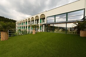 Park Hotel RAYA Garden