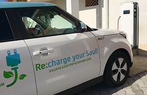 Park Hotel RAYA Garden