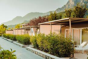 Poseidon Mobile Home Resort - Campsite