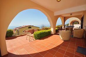 Amami Viaggi - Villa Carolina