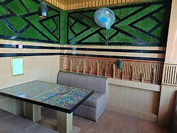 Sara's Backpackers Hotel