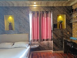 Sara's Backpackers Hotel