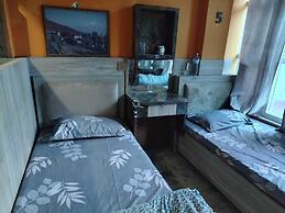 Sara's Backpackers Hotel