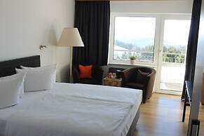 Hotel Löwen  by Mastiff