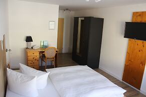 Hotel Löwen  by Mastiff