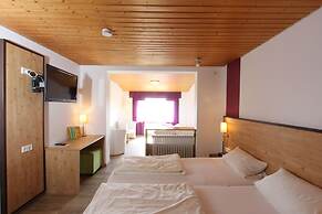 Hotel Löwen  by Mastiff