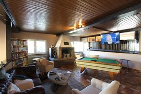 Hotel Löwen  by Mastiff