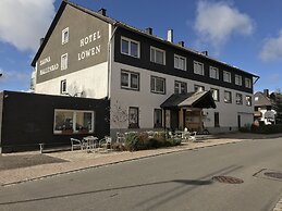 Hotel Löwen  by Mastiff