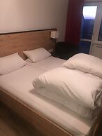 Hotel Löwen  by Mastiff