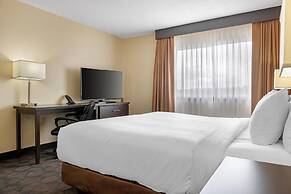 Quality Inn & Suites Bathurst