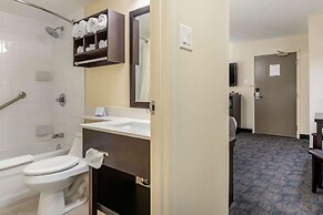 Quality Inn & Suites Bathurst