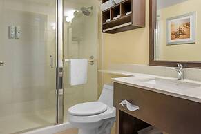 Quality Inn & Suites Bathurst