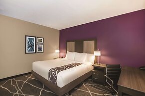 La Quinta Inn & Suites by Wyndham Dallas Northeast-Arboretum