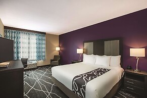 La Quinta Inn & Suites by Wyndham Dallas Northeast-Arboretum