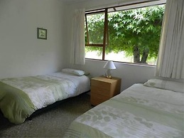 Smokebush Cottage with WIFI