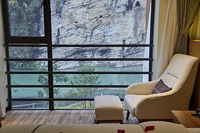 Spring Posh Roadsun International Hotel & Resort