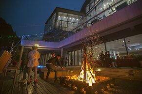 Spring Posh Roadsun International Hotel & Resort