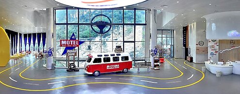 Spring Posh Roadsun International Hotel & Resort