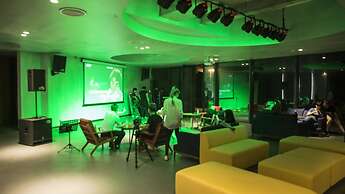 Spring Posh Roadsun International Hotel & Resort