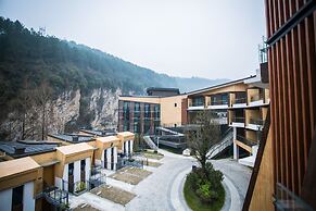 Spring Posh Roadsun International Hotel & Resort