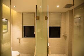 Spring Posh Roadsun International Hotel & Resort