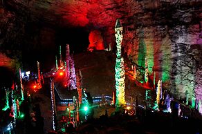 Spring Posh Roadsun International Hotel & Resort