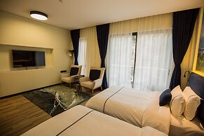 Spring Posh Roadsun International Hotel & Resort