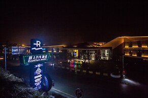 Spring Posh Roadsun International Hotel & Resort