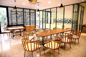 Spring Posh Roadsun International Hotel & Resort