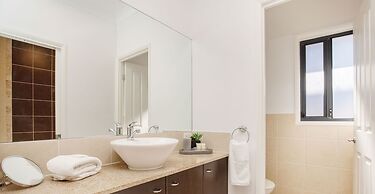 Maureen Waterfront Beach House