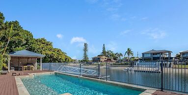 Maureen Waterfront Beach House