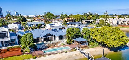 Maureen Waterfront Beach House