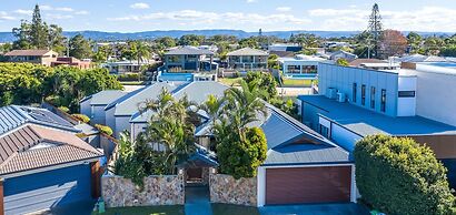 Maureen Waterfront Beach House