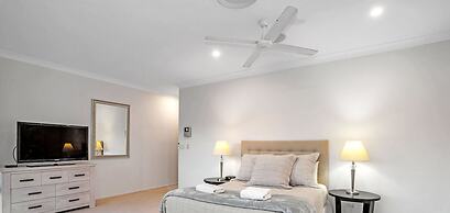 Maureen Waterfront Beach House