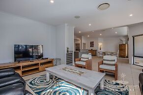 Maureen Waterfront Beach House