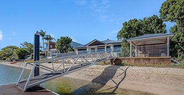 Maureen Waterfront Beach House