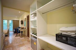 At Pingnakorn Riverside Hotel Chiangmai