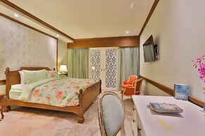 At Pingnakorn Riverside Hotel Chiangmai