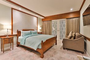 At Pingnakorn Riverside Hotel Chiangmai