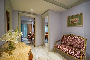 At Pingnakorn Riverside Hotel Chiangmai