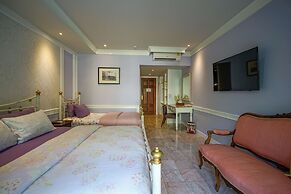 At Pingnakorn Riverside Hotel Chiangmai