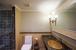 At Pingnakorn Riverside Hotel Chiangmai