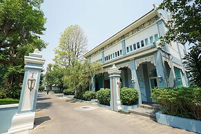 At Pingnakorn Riverside Hotel Chiangmai