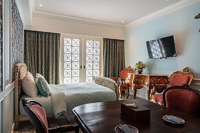 At Pingnakorn Riverside Hotel Chiangmai