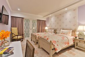 At Pingnakorn Riverside Hotel Chiangmai