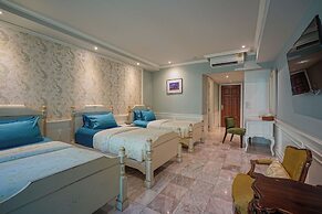 At Pingnakorn Riverside Hotel Chiangmai