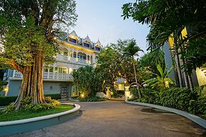 At Pingnakorn Riverside Hotel Chiangmai