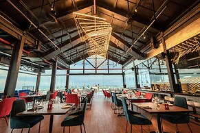 Wyndham Danang Golden Bay