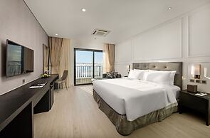 Wyndham Danang Golden Bay